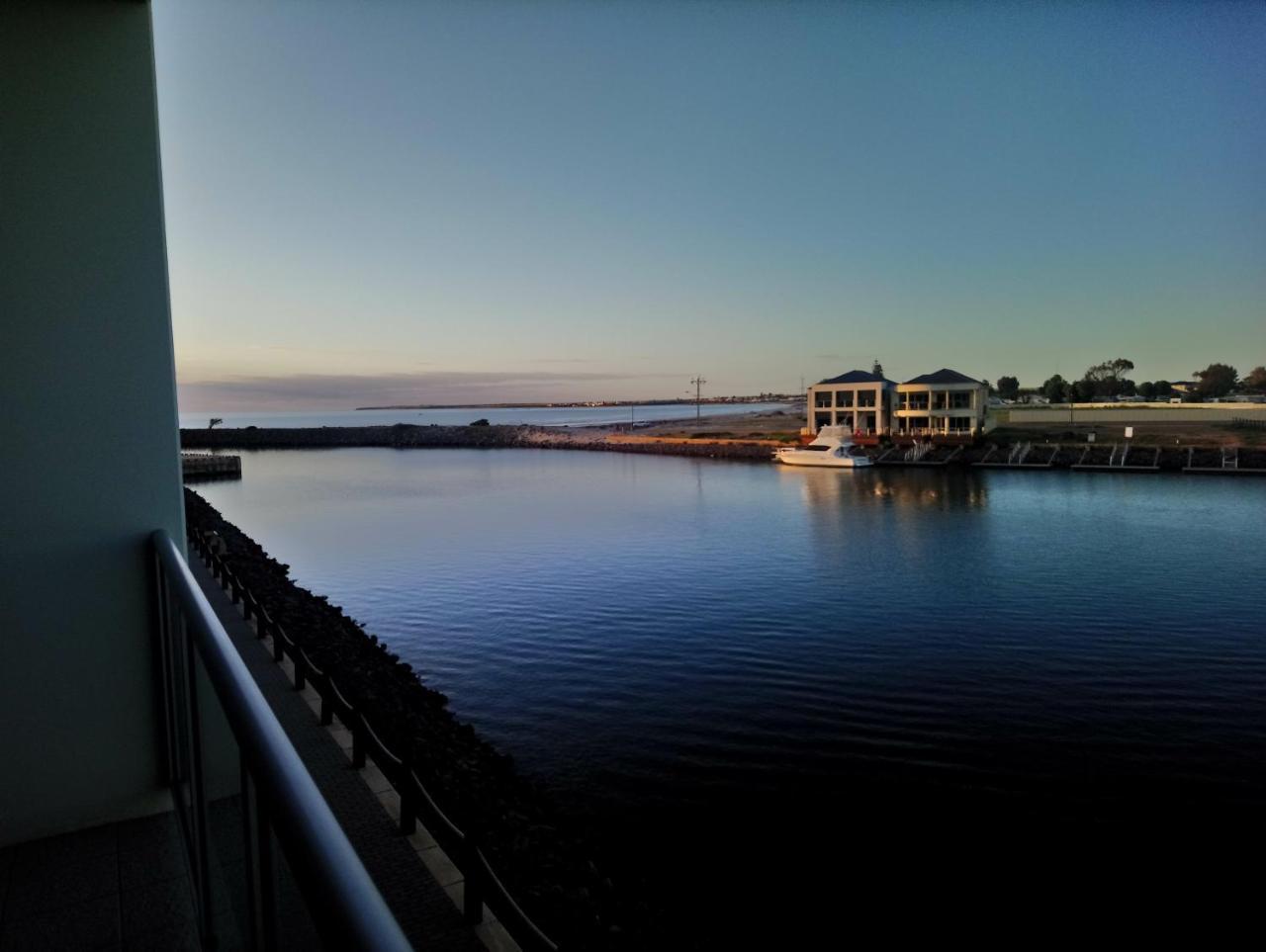 Wallaroo Marina Executive Apartments Eksteriør billede